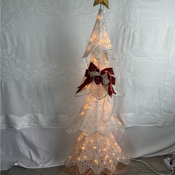 Holiday Living Christmas Tree Indoor Outdoor Use 150 Clear Bulbs - Picture 8 of 9